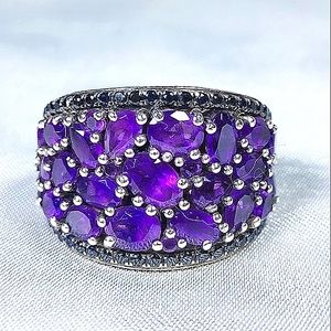 Amethyst, black onyx, sterling silver ring. 6